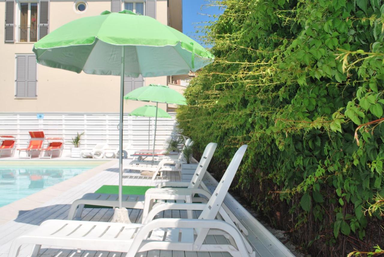 Hotel Lady Rimini Exterior foto